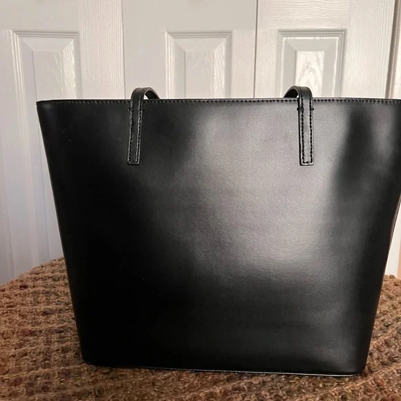 Classic Kate Spade Sawyer Bag - Picture 4 of 4